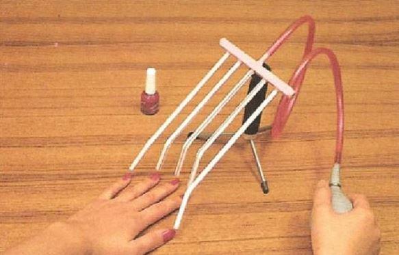 <p><span style="color:#FFFFFF">Oje sürmek artık çok zaman almayacak.</span></p>

