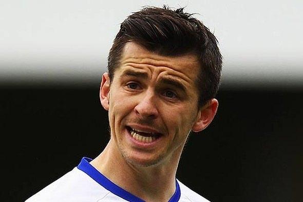 <p>5 - Joey Barton'un antipatik karşılanmasının son sebebi Rangers taraftarları ile antrenman sahasında tartışmasının yanı sıra yaptığı hareketlerle Celtic taraftarlarını da kızdırması.</p>
