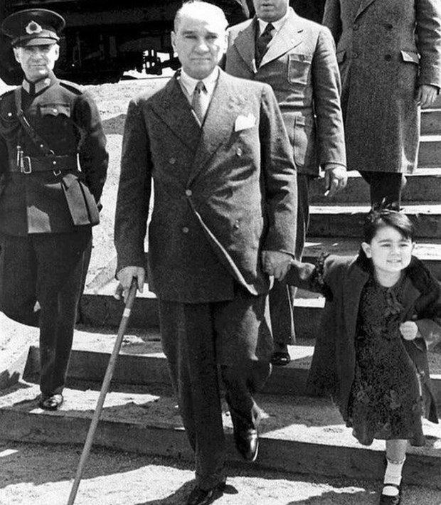 <p><strong>DİDEM SOYDAN</strong></p>
<p>"23 Nisan Ulusal Egemenlik ve Çocuk Bayramımız Kutlu Olsun <br />
Mustafa Kemal Atatürk 'ün çocuklarıyız"</p>