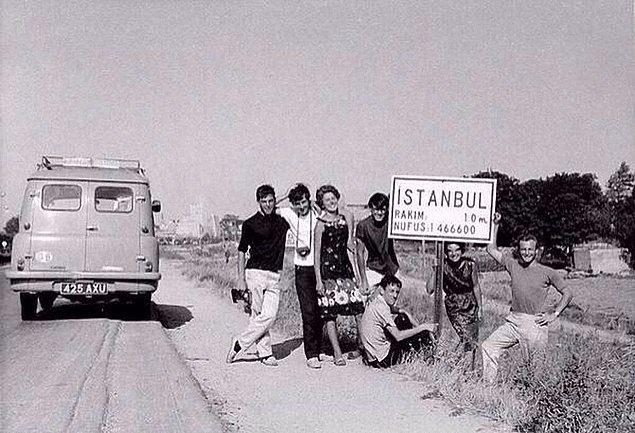 <p>120. 1.466.600 nüfuslu İstanbul. 1960'lı yıllarda İstanbul'a giriş kapısı olarak bilinen Topkapı</p>
