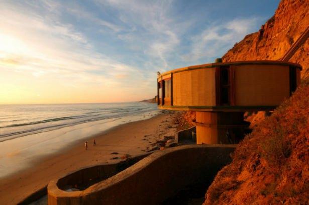 <p>The Mushroom House (La Jolla, California)</p>

<p> </p>
