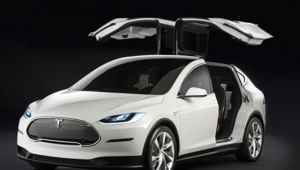<p>Google kurucularından Sergey Brin, Tesla Model X kullanıyor.</p>
