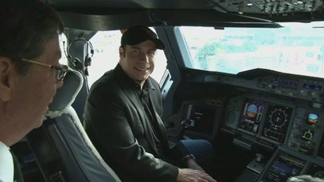 <p>Qantas havayollarının "gezici temsilcisi" de olan John Travolta, Boeing 707 tipi özel uçağıyla 10 ülkede toplam 13 kenti ziyaret etti.</p>

<p> </p>
