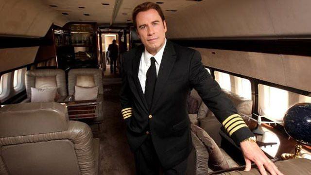 <p>Travolta "Şimdi, oyunculuğa ek olarak yeni meslek edindim, çünkü çalışmadığınızda da yapmanız gereken şeyler olmalı" diye konuştu.</p>
<p> </p>