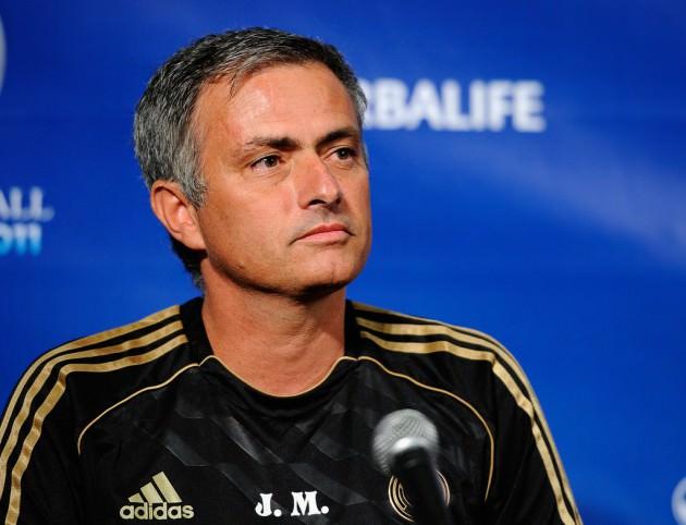 <p>Hikayenin kalanını Mourinho anlatıyor => ''Yardımcım Rui ile otomobile binip tesislerden çıktık. Tam o sırada kaldırımda oturmakta olan Abel'i gördüm. Gözlerime inanamadım. Yanına gittim, bana El Clasico'yu izlemek için geldiğini söyledi. Ancak bilet kalmamıştı. Nerede kalıyorsun dedim, henüz yer ayarlamadığını, öncelikle bizi görmeye geldiğini söyledi. Kamp yaptığımız otelde bir oda tutulmasını ve Abel'in oraya yerleştirilmesini söyledim''</p>