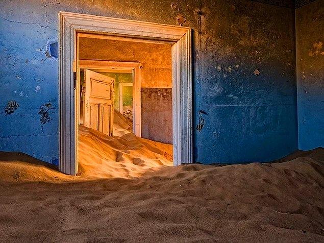 <p>Kolmanskop</p>

<p>Namib Çölü</p>

