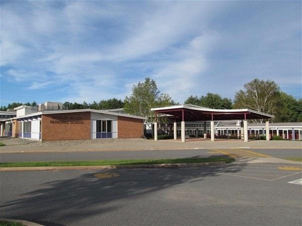 <p>Massachusetts: Pioneer Sözleşmeli Bilim Okulu 1-2<br />
<br />
- Hampden Sözleşmeli  Okulu</p>
