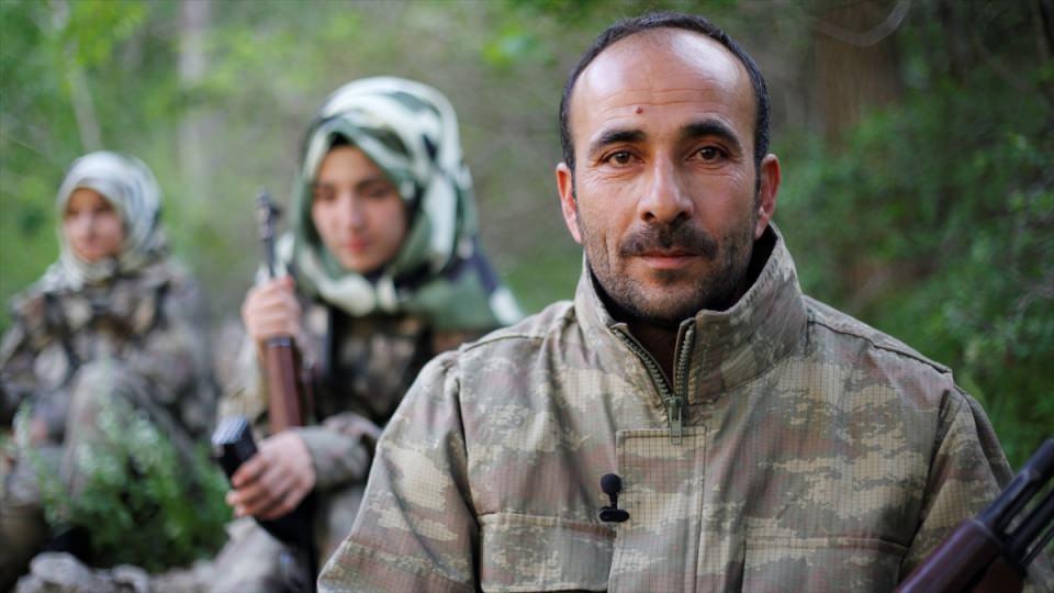 <p>Hep beraber o hainlere karşı savaşacağız. Dökülen her şehit kanının hesabını o hainlerden soracağız. Kadın korucularımızla gurur duyuyoruz.</p>