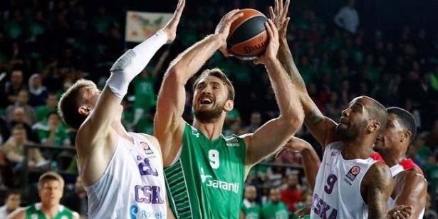 <p>Darüşşafaka Doğuş’un yıldız oyuncularından profesyonel basketbolcu Semih Erden, servet değerindeki yeni otomobiliyle Bebek'te görüntülendi.</p>
