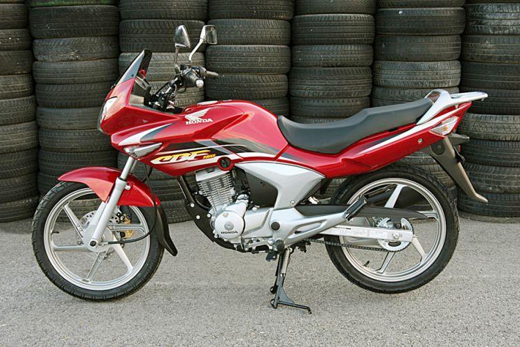 <p><span style="color:rgb(211, 211, 211)">Scooter modellerinden Spacy Alpha ve Spacy, commuter segmentinden CBF 150 modellerinden birini takas desteği ile satın almak isteyen Hondaseverlere 600 - 650 TL arasında değişen özel indirimler uygulanıyor. </span></p>