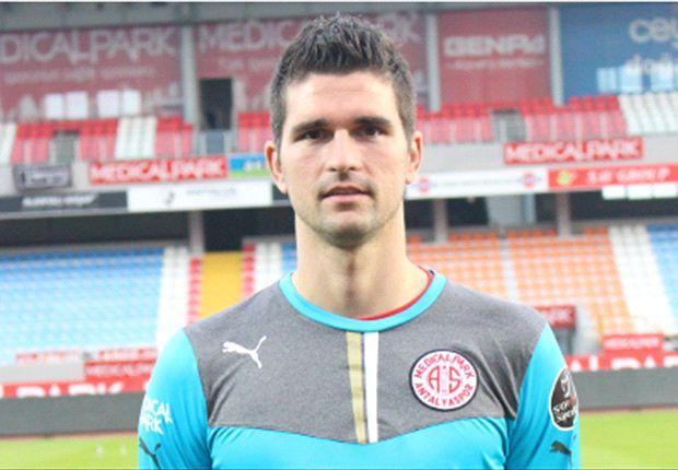 <p>Fornezzi(Antalyaspor)</p>
