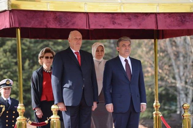 Norveç Kralı V. Harald, Cumhurbaşkanı Abdullah Gül’ün davetlisi olarak Türkiye’ye resmî bir ziyaret gerçekleştiriyor. Ziyaret, Türkiye ile Norveç arasında diplomatik ilişkilerin tesis edildiği 1926 yılından bu yana Devlet Başkanı seviyesindeki ilk ziyareti teşkil ediyor.