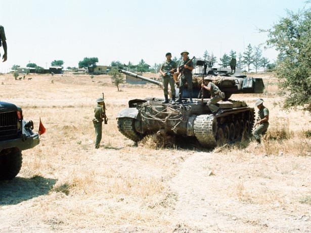 <p>Zafer Sonrası Mehmetçikler ve Tanklarımız</p>

<p> </p>
