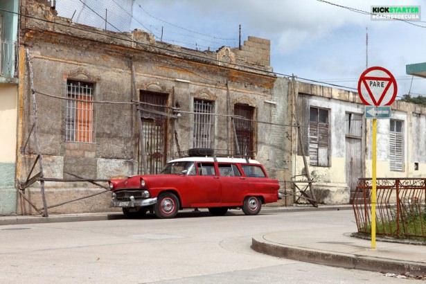 <p>Her ne kadar bunun temeli ambargoya dayansa da, oluşan durumun Küba'ya ayrı bir cazibe kattığı ortada. Fotoğrafçı Piotr Degler de, Küba'nın otomobillerini 'Carros De Cuba' adlı bir kitapta topladı. İşte o kitaptan fotoğraflar...</p>
