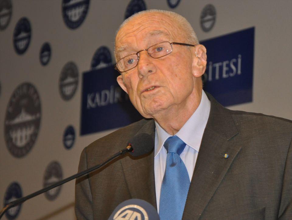 <p><strong>İshak Alaton</strong><br />
<br />
11 Eylül 2016'da, 89 yaşındaki iş adamı İshak Alaton hayatını kaybetti.</p>