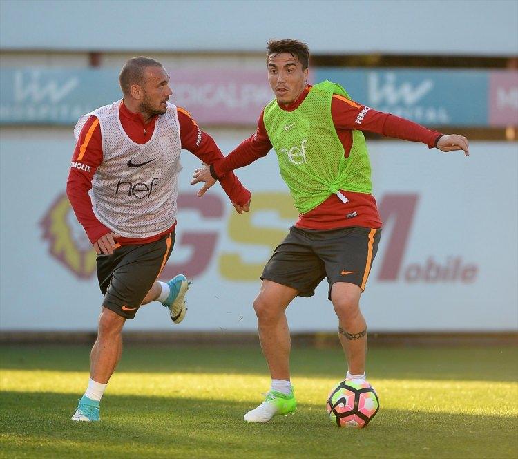 <p><strong>PERFORMANSI SORU İŞARETİ</strong></p>

<p>Porto'dan kiralanan Josue'nin bonservisinin alınma ihtimali var. Ancak Portekizli oyuncunun şu ana kadarki performansı gelecek için de iyi sinyaller vermedi.</p>
