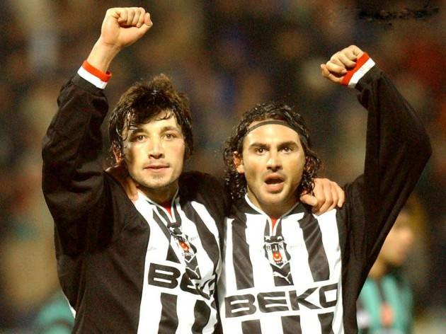 19 yaşında yaptığı bu transferle futboldan ilk defa para kazandı. Kazandığı ilk parayla kendisine bir müzik seti almıştır.