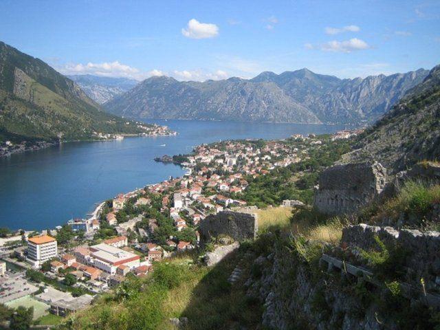 <p>Karasal Alan km²<br />
Karadağ<br />
13.452</p>
