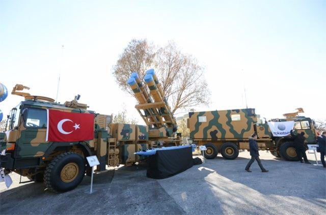 <p><strong>TAMAMEN MİLLİ ÜRETİM</strong></p>

<p>Karadan, kara hedeflerine karşı kullanılan 302 mm füze ve silah sisteminin ilk kafile üretimi tamamlandı.</p>
