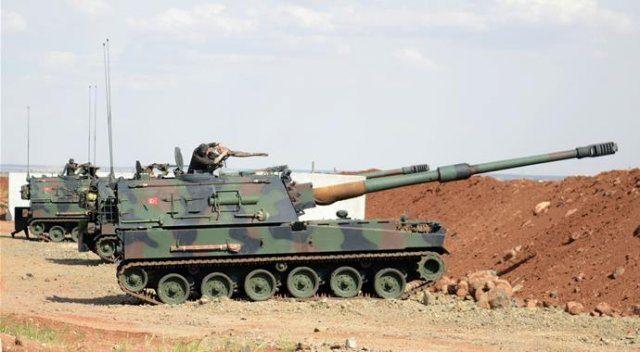 <p>Avrupa’nın bir çok ülkesinde bile bulunmayan teknik imkanlara sahip olan 1’inci Ana Bakım Merkezi Komutanlığında üretilen ‘Poyraz Mühimmat Aracı’nın görevi, Fırtına Obüsü’nün sahip olduğu üstün ateş gücüne her türlü arazide kesintisiz olarak devam etmesi için gerekli mühimmat ve ikmal desteğini el değmeden sağlamak.</p>