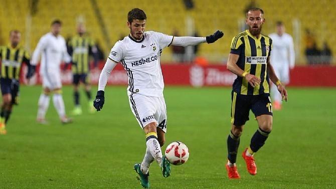 <p><strong>Salih Uçan</strong></p>
<p>Fenerbahçe'den Roma'ya / Roma'dan Fenerbahçe'ye</p>