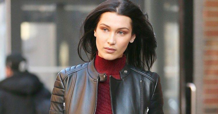 <p><strong>Çok hızlı hazırlanıyor</strong></p>
<p>Kendisi gibi model arkadaşlarının arasında çok hızlı hazırlanan Bella Hadid, kalan zamanını Rihanna ve Beyonce parçaları eşliğinde dans ederek geçiriyor.</p>