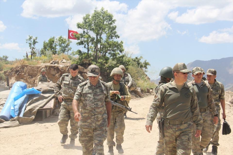 <p>Tokel, Ersay, Korkmaz ve Dilberoğlu, daha sonra bölgede terör örgütüne yönelik operasyonlara katıldı.</p>

<p> </p>
