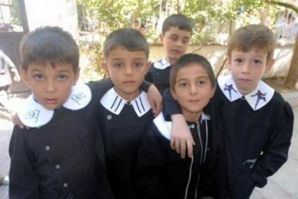 <p>Siyah önlükler</p>

<p> </p>
