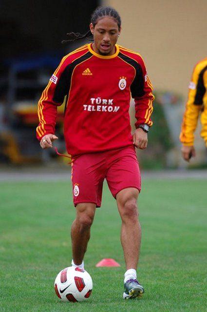 <p>Juan Pablo Pino - Yaşı: 27 - Takımı: Boşta</p>