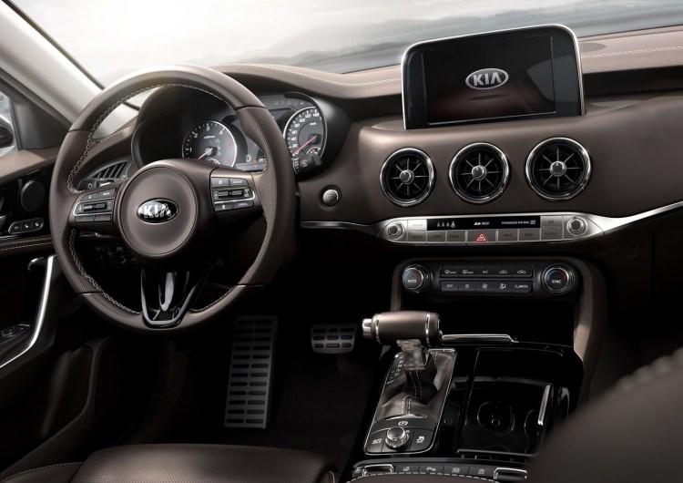 <p>Kia Stinger</p>
<p>Aracın fuarda ortaya çıkması bekleniyordu, ancak Japonlar fuardan çok kısa bir süre önce görselleri piyasaya sürdü.</p>