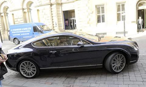 <p>Cristiano Ronaldo - Bentley GT Speed</p>

<p> </p>
