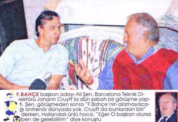 <p>Fenerbahçe Başkan Adayı Ali Şen'in, Teknik Direktör Cruyff'u ikna çabaları (1994)</p>
