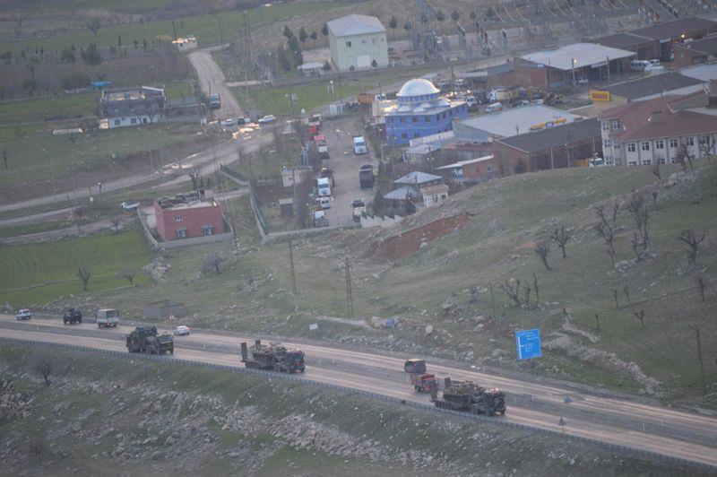 <p>Cizre, Silopi ile İdil İlçesi'nde operasyonların tamamlanması ardından gözler il merkezi Şırnak'a çevrildi.</p>
<p> </p>