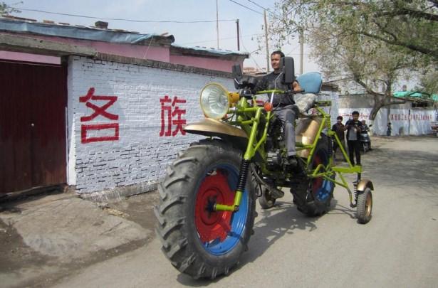 <p>Abulajon adlı kişi bu 2,3 metre uzunluğundaki dev motosikleti toplam 1300 dolara mal etti.</p>

<p> </p>
