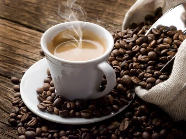 <p>Eğer kahve içtikten sonra spor yaparsanız %15 oranında daha fazla yağ yakımınız gerçekleşir. Bu nedenle kahveyi eğer tansiyon probleminiz yok ise sabahları tercih etmelisiniz.</p>
