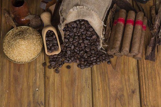 <p><strong>Havana, Küba</strong></p>

<p>Dünyanın en büyük kahve çekirdeği ihracatçılarından olan Küba’da, café cubano’yu doğduğu yerde, renkli başkent Havana’da tadabilirsiniz. Tatlıcıysanız bu doygun espresso benzeri kahve tam size göre. Ayrıca café cubanoyu tadın.</p>
