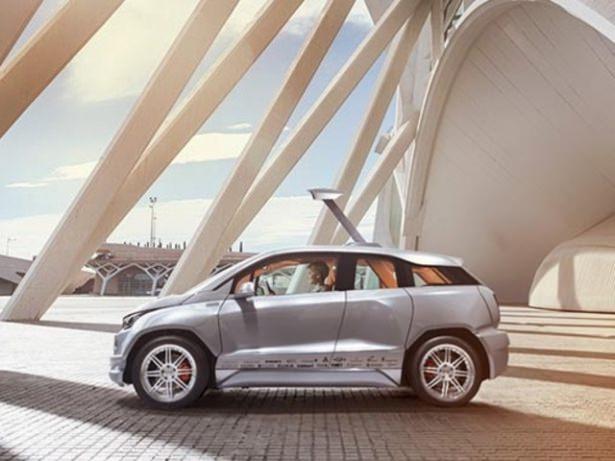 <p>Geleceğin sürüş vizyonu olarak lanse edilen proje temel olarak BMW i3'e dayalı bir elektrikli otomobil sistemi taşıyor.</p>
<p> </p>