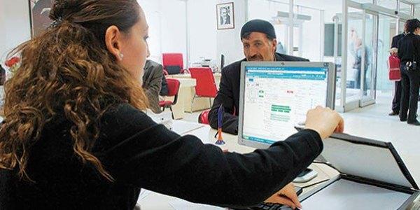 <p> Ön başvurular 19 Ağustos'a kadar yapılabilecek. Polis Akademisi Başkanlığı'nın internet sitesinden başvuru yapmak mümkün olacak. Burada yaş şartı ise 31 Aralık 2016 tarihi itibariyle 30 yaşından gün almamış olmak. </p>
