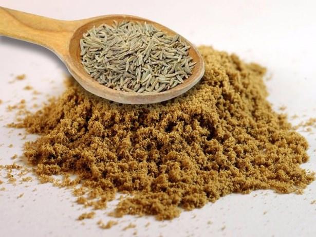 <p><strong>KİMYON: </strong>Kimyon, dereotu tohumu ve turunçgillerin kabuğu çok faydalı. Limonen denen kanser savaşçısı bir madde ihtiva eder.</p>
