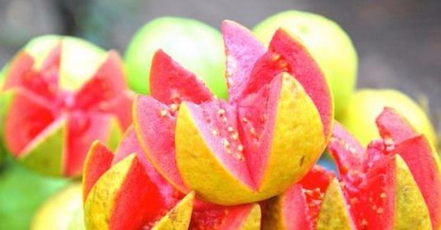 <p>Guava ve Peynirli Empanadas</p>
