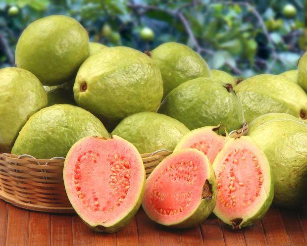 <p>Empanadasın üstünü yapışmaz spreyle kaplayın. Düzenli olarak 8 ile 6 dakikada bir gevrek ve altın sarısı renginde olana kadar bakın.</p>