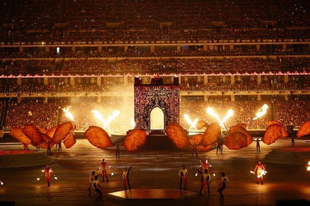 <p>Azerbaycan'ın başkenti Bakü'nün ev sahipliğinde ilk kez düzenlenen Avrupa Oyunları, 68 bin seyirci kapasiteli Bakü Ulusal Stadyumu'nda gerçekleştirilen kapanış töreniyle sona erdi.</p>
