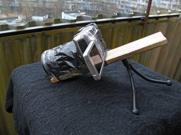 <p>Yine kendi yaptığı d&uuml;zenekler ile mini st&uuml;dyosunu oluşturdu.</p>
