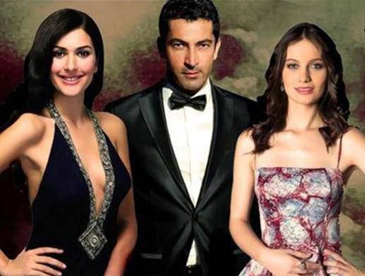 <p><span style="color: #0000ff;"><strong>KARADAYI</strong></span> ATV'nin yeni sezondaki iddialı dizilerinden biri. Başrollerde Kenan İmirzalıoğlu ve Bergüzar Korel var. Kuzey- Güney'den ayrılan Rıza Kocaoğlu da bu diziye transfer oldu.</p>