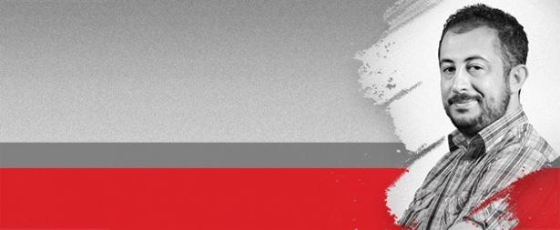 <p><strong>Serkan Üstüner - Haber7.com</strong></p>
<p><span style="color:#FFD700"><strong>Hasan ağabey sen ne güzel adamdın</strong></span></p>
<p><br />
Hasan Karakaya tam anlamıyla bir mücadele adamıydı. Akit'i de inandığı davanın en büyük kalelerinden biri olarak görüyordu. İstese çok büyük servetlere sahip olabilirdi. Bakmayın genel yayın koordinatörü olduğuna normal işçiden az daha yüksek maaşa çalışırdı.</p>
<p>Rahmetli kendi anlatmıştı. Aydın Doğan, o zamanlar Hürriyet’in genel yayın yönetmeni olan Ertuğrul Özkök’ü yanına çağırır. <strong>" Karşı mahalleden Hürriyet’te yazacak kim var?”</strong> diye sorar. Özkök de <strong>“En çok Hasan bey’i beğeniyorum. Çok güçlü bir kalemi var. Transfer edeceksek onu edelim”</strong> der. Hasan ağabeye teklif gider ama bir mevzi adamı olan Hasan ağabey bu teklifi reddeder.</p>
<p>Hasan ağabey cephe adamıydı. Hayatının son demleri en sevdiği yerde geçti. En sevdiklerinden biri olan Cumhurbaşkanı’yla beraberdi.</p>
<p>Tertemiz bir yaşamı oldu. Doğru bildiği yolda, sevdiği, beraber mücadele ettiği adamlarla omuz omuza yaşamayı tercih etti. Hak bildiği davadan şaşmadı.</p>
<p>Kalemi çok güçlüydü. Yazarken bir nevi sohbet havasında yazardı. Ne düşünüyorsa yazıya döker asla ama asla tornistan yapmazdı. Yazılarında ne kadar sert ne kadar şedidse, normal hayatında o kadar nüktedan ve munisti. Her zaman gülümser, sürekli etrafına pozitif bir hava katardı...</p>
<p>Kutlu bir yolda savaştı ve mübarek belde de Hakk’ın rahmetine kavuştu.</p>