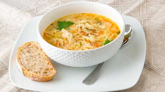 <p>Eğer soğuk algınlığınız varsa en iyi ilaç tavuk çorbasıdır.</p>
