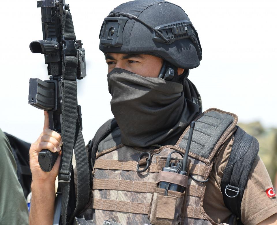 <p>Mardin Nusaybin’de asker ve polisin oluşturduğu karma timlerin operasyonlara büyük bir gayret ve motivasyonla hazırlandığı belirtildi. </p>

