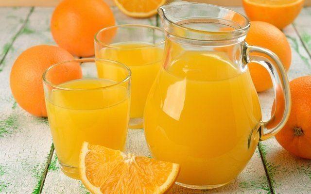 <p>Limonun suyunu son damlasına kadar kullanmak istiyorsanız, önce buzdolabında bekletin. Ardından mikrodalga fırında 15-20 saniye bekletin.</p>
<p> </p>