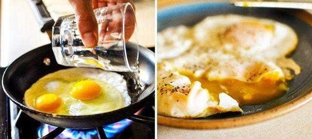 <p>Mükemmel yumurta pişirmek için, ocağın üstüne tavayı koyun. Yağ yerine su ekleyin ve yumurtaları kırın.</p>

<p> </p>
