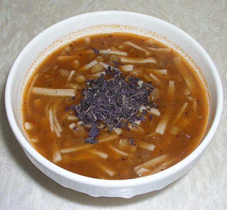 <p><strong>Kesme çorbası</strong></p>
